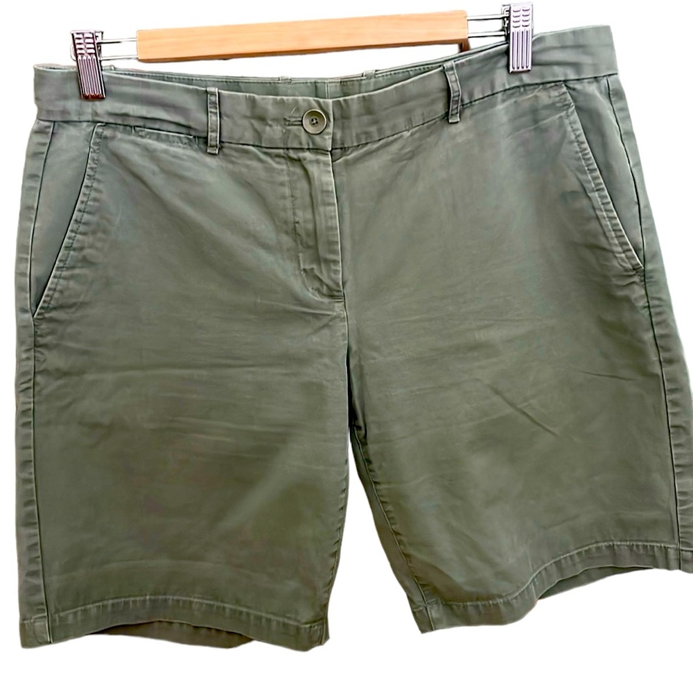 Gap Roll-Up Boyfriend Khaki Cotton Shorts, Size 8